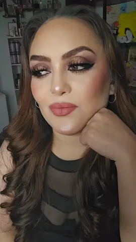 Que te valga lo que hablen de ti #ptp #fyp #teamcorazones❤💯 #makeup #farmasigirl 