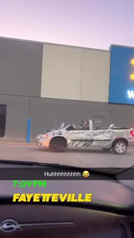 Arkansas is the best tbh 😂 dude has a drop top minivan 🔥🔥🤟🏽#arkansas #fayetteville #droptop #minivan 