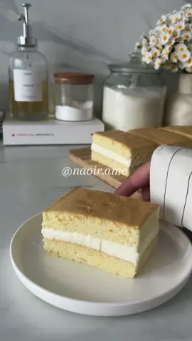 Cake sandwich 🍞 Ingredients:  50 g vegetable oil  50 g milk  55 g cake flour  5 eggs  50 g granulated sugar  5 g lemon juice  5 g vanilla extract  ………………. Ingrédients : 50 g d’huile  50 g de lait 55 g de farine de gâteau 5 œufs 50 g de sucre  5 g de jus de citron 5 g d’extrait de vanille #sandwichcake #cake #spongecake #asmr #recettefacile 
