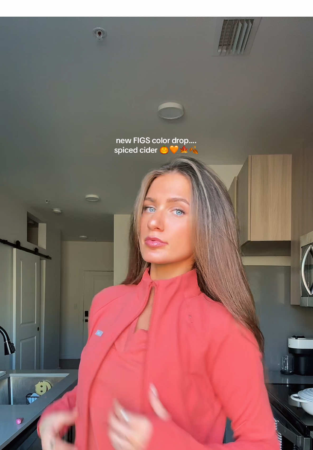 living for this color <<<333 new color spiced cider in @wearfigs new fall collection!!! 🍁🍂🎃#figs #figsambassador #figsscrubs #scrubs #pastudent #pastudent #paschool #physicianassistant 