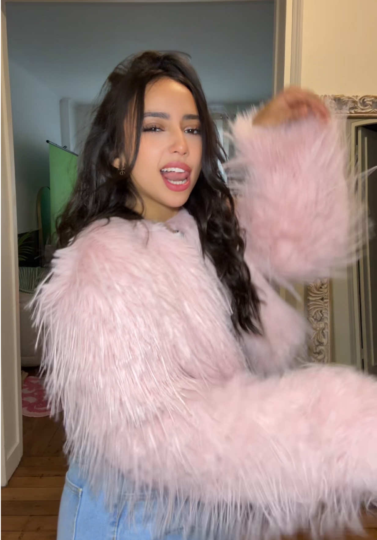 wsh ?? il se passe quoi sur le miroir ??!?!?🪞 