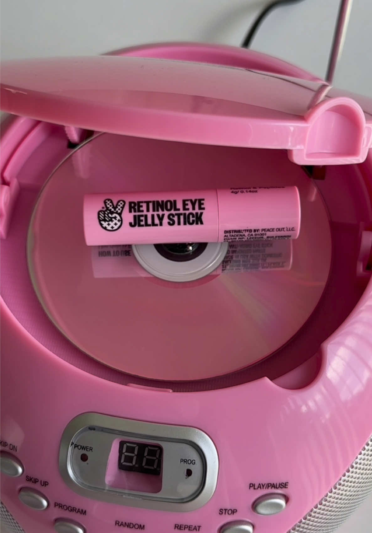 This is Rojanna… and she’s here to remind us that blinking, squinting, and rubbing all adds up 👀 Get ahead of it now and press pause on fine lines with Retinol Eye Jelly Stick ✨  Now avail @sephora 💕 #RetinolEyeJelly #PressPauseOnFineLines #PeaceOutSkincare