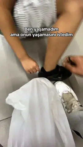 Merhabalar bu videoda kardeşim var fazla konuşamıyor çünkü otizmli. Ben onun yüzündeki mutluluk için oradaydım çünkü ben yaşamadım ama onun yaşamasını istedim. Sevgi bazen sadece bir “başka ister misin?” demektir. #CapCut #kardeş #kardeşim #abikardeş #aile #sevgi #anlamlıanlar #kalpten #iyilik