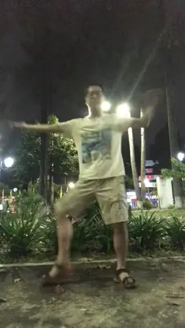 Go outdoor 😀 #kweendaidaiflop #kweenjiaflop #fyp #dance #cortis 