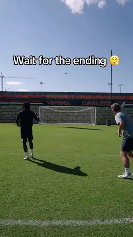 👀👀👀 (via Henryvanwincoop/IG, theofficilaltriton/IG) #Soccer #futbol #trickshot #kick 