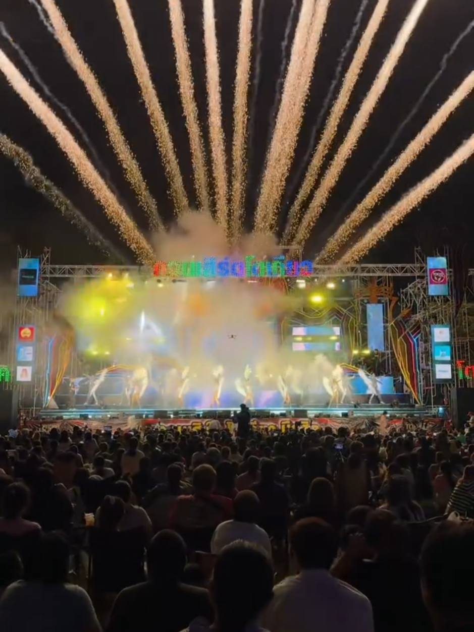 เริ่ดเลยล่ะ❤️ คุ้มตั้งแต่ค่าบัตร 🎇🎆#โตเกียวมิวสิค #เปิดวง #ผู้ใหญ่บ้านฟินแลนด์ #ยูริโตเกียวมิวสิค #อย่าปิดการมองเห็น 