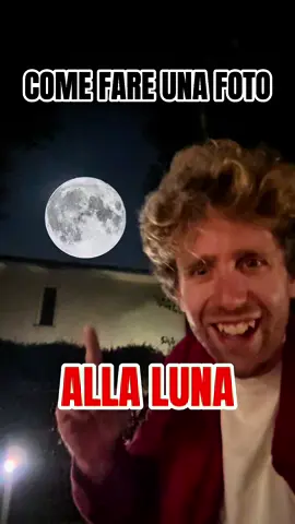 SALVA il video per fotografare la LUNA con il tuo iPhone 🌝🌚 Invialo a qualcuno che non conosce questo trucco. 😍 #shotoniphone #luna #iphonetips #moonphoto #fotografiaconiphone 