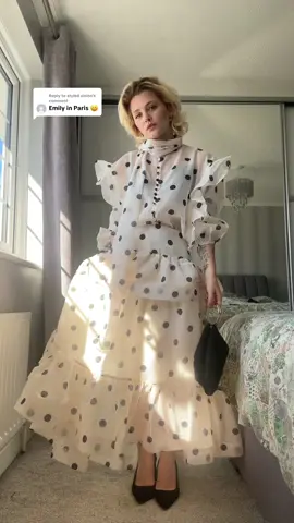 Replying to @styled.vision I wish I was somewhere in Paris *sighs* #paris #emilyinparis #OOTD #fashiontok #fyp 