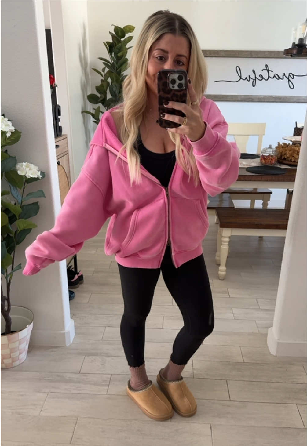 Oversized double zipper hoodie! #oversizedhoodie #fallfashion #hoodie #tiktokshopfalldealsforyou #tiktokshopcreatorpicks 