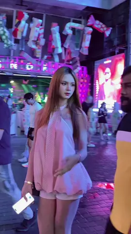 กูยอมมม55555#fyp #พัทยา #พัทยาใต้ #ว็อคกลิ้งสตรีทพัทยา 