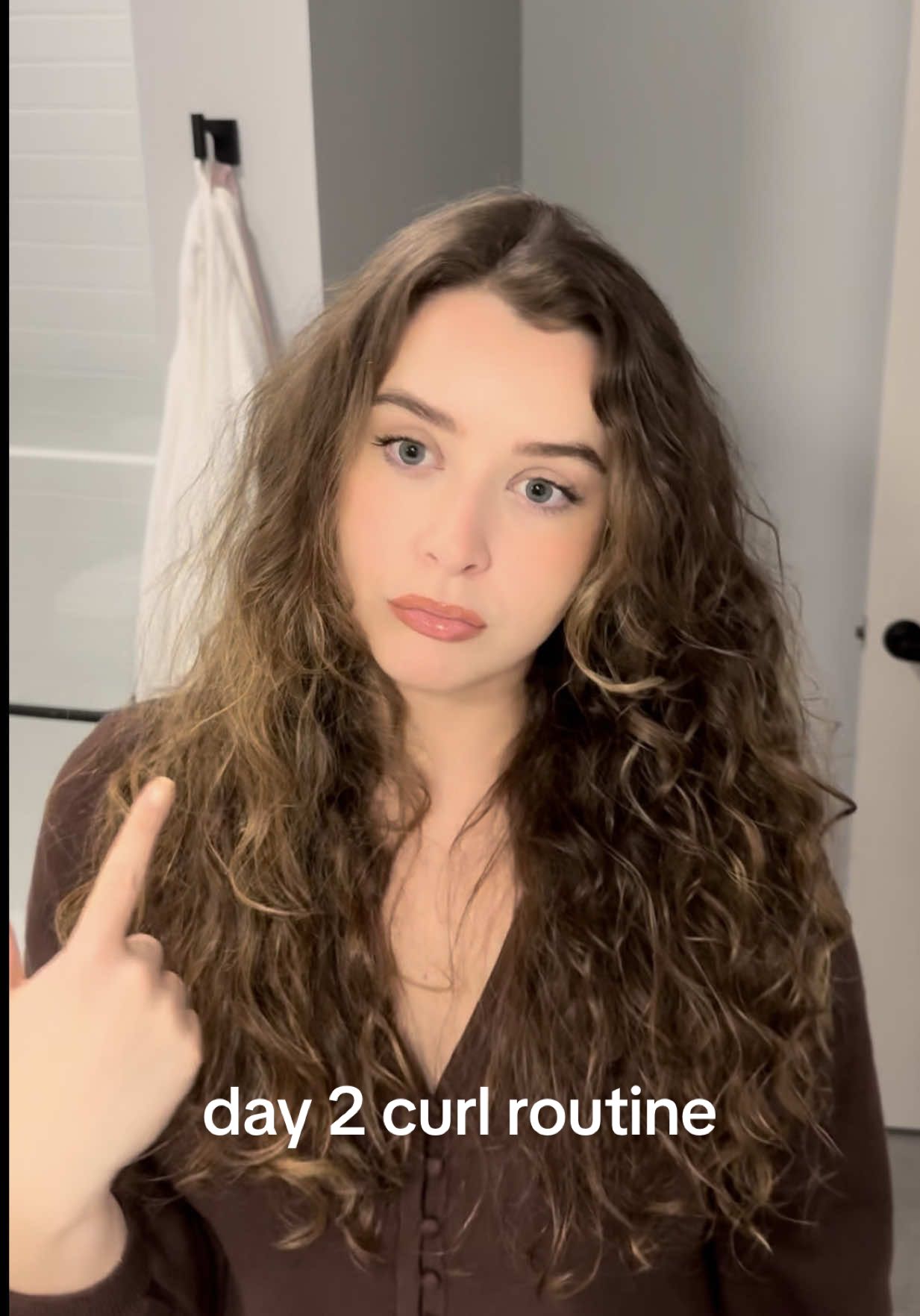 Don’t give up on your day 2 curl routine 💜 @Not Your Mother's #NYMpartner #ad @target #curlscheck #curlyhair #hairtutorial 