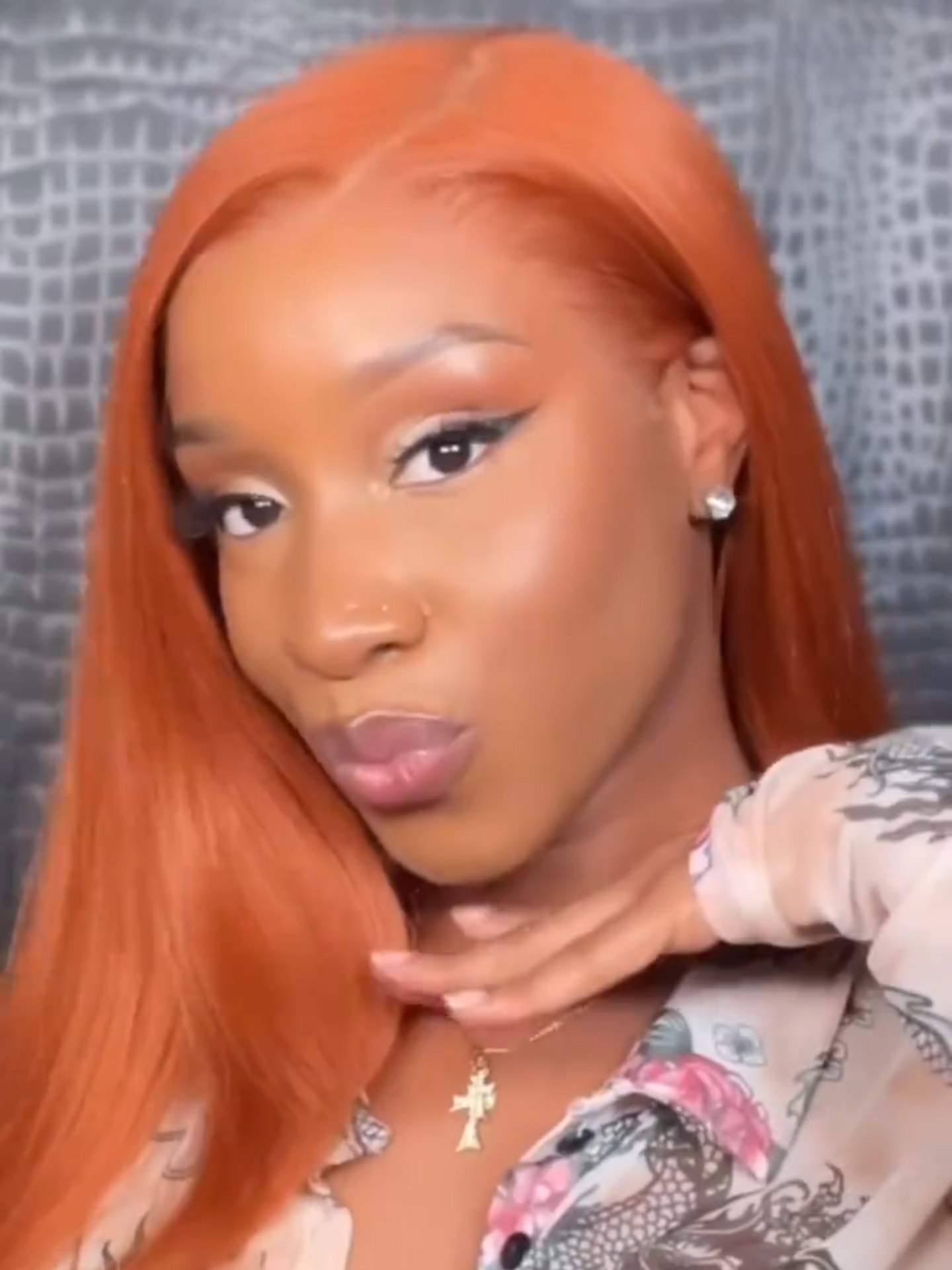 Sleek, straight, and unapologetically bold 🍂🔥… this ginger slay is perfect for fall. The pre-plucked widow’s peak hairline + ultra-thin lace make it melt like a dream 😍✨ 🎥 @melanin.kitkat ✨Color: Ginger✨ ✨Wearing: Outre HD Lace Frontal Wig Perfect Hairline Glueless Fully Hand-Tied 13X6 True Frontal Peak 712✨ ✨Item #: 70776328✨ ♡ ♡ ♡ #samsbeauty#wiginstall #wigreview #hairtok #truefrontal #gingerhair #fallhair #gluelesswig #hdlace #orangeshoppingcart #explorepage #protectivestyles #hairtransformation #outre #hairinspo #outrewig #outrehair #fyp #wigtok #hairtutorials #widowspeak