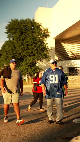 Looking for the perfect way to kickstart your New York Giants game day energy? 💙🏈 The Savvy Seats Blue Tailgate Zone is where it all begins! From delicious food and ice-cold drinks to music, games, and nonstop good vibes, it’s the ultimate pregame party for Big Blue Nation 🙌🔥 And we’re doing it all again this Thursday for the Giants vs Eagles game. Eat, drink, and vibe with us and let’s make this tailgate unforgettable 🎶🍔🍻 Join the Savvy Seats Blue Tailgate Zone and start your game day the right way 🎟️✨ #SavvySeatsTailgateZone #NYGiants #BigBlueNation #GiantsVsEagles #NFL #TailgateParty #GameDayVibes #AmericanDream