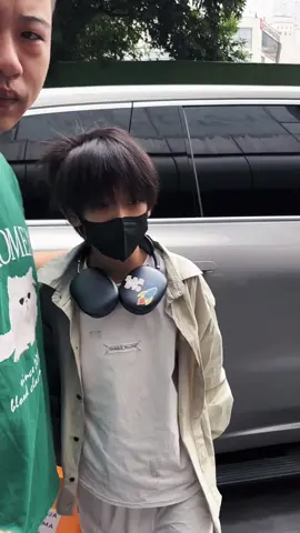 Tóc bị vểnh mà vẫn cute lắm nha😆 #ThẩmTửHàng #shenzihang #沈子航 #shenzihang_沈子航 #thamtuhang_shenzihang_沈子航 