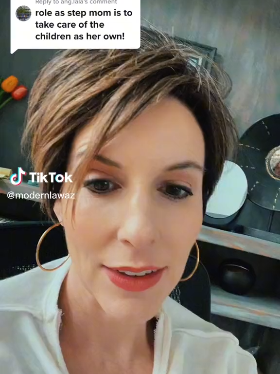 Let’s talk about it — step-parents have love, commitment, and influence… but not the same legal rights as parents. Do you agree? 👇 #familylaw #divorce #custody #blendedfamily #stepparents #modernlaw #billietarascio #lawtok