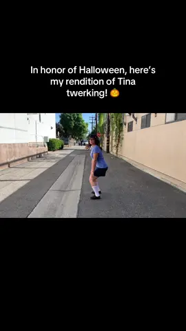 Happy Halloween 👻 #thegirlwhoanalyzes #tinabelcher #twerking #halloween 