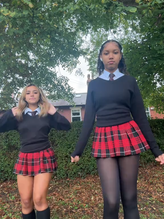 #fyp #school #schooluniform #scottishuniform #scottish #british #chav #ukgirl #tights #uk #ukteen #skirt #fypシ゚