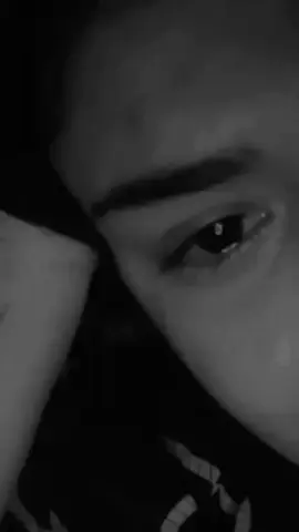 ئەزانم ڕۆژێک دێت من و تۆ یەکتریمان بیردەچێتەوە تۆ شێوەی من و منیش نامیهرەبانییەکانی تۆ  تۆ ناوی من و منیش بیرەوەرییەکانت  ڕۆژێک ئێمە بۆ هەمیشە  یەکتریمان بیردەچێتەوە  ئەوکاتەی ئێمە دەبین بە ئێوەو  منیش دەبم بە خاک ..😅💔