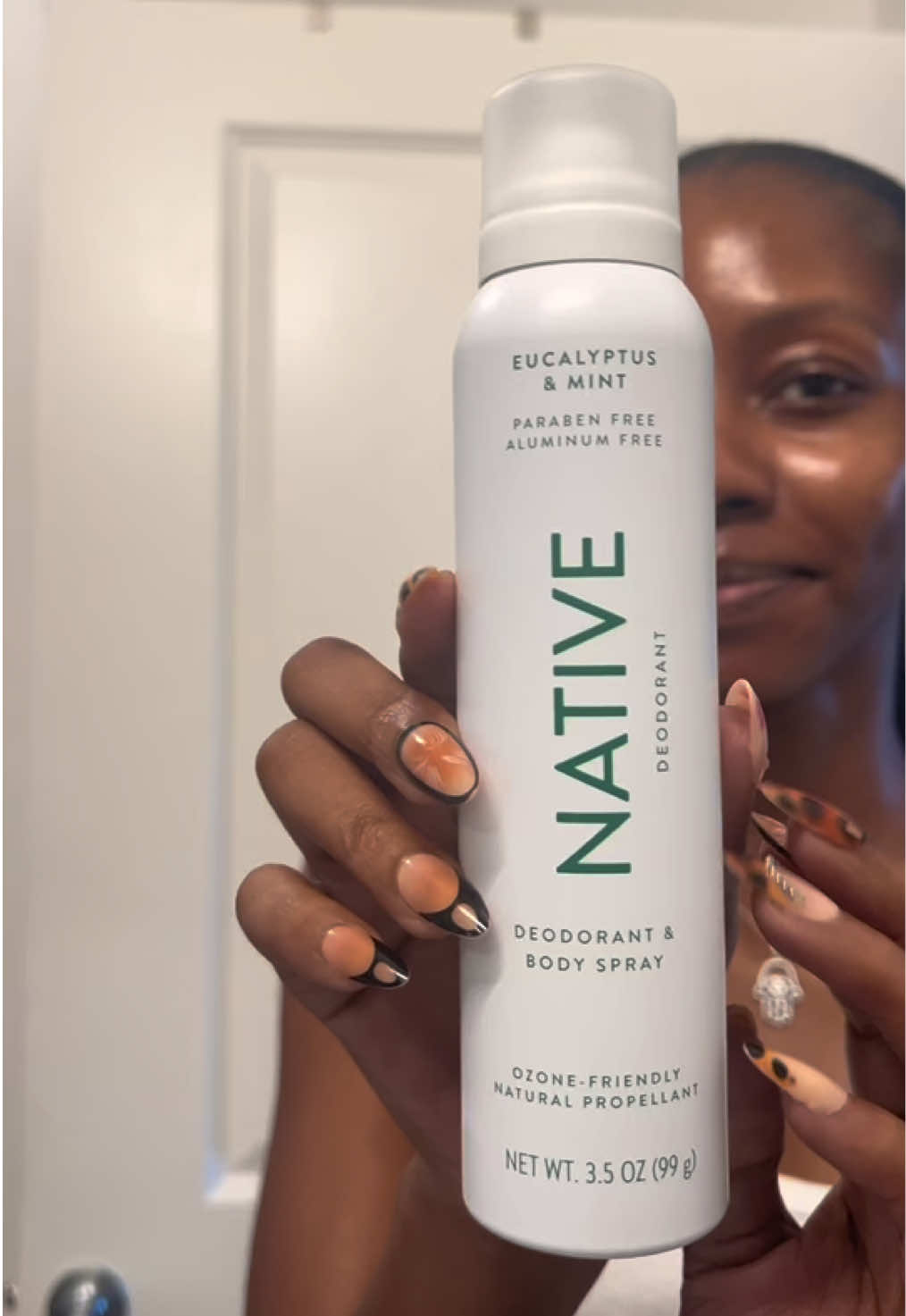 ✨Fresh, clean, and oh-so-relaxing 🌿 The Native Eucalyptus & Mint Deodorant & Body Spray keeps me feeling fresh for 72 hours- aluminum-free, vegan, and smells like spa day in a bottle 💚 @influenster @Native  #GiftedbyNative #EucalyptusMintDeoSpray #complimentary #NativeDeodorant 