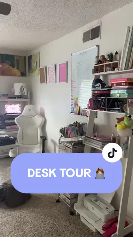 Welcome to my crib 🤗👩🏽‍💻 you can find a lot of my favs on my showcase! 🤌🏽😇#workfromhome #tiktokshopcreatorpicks #TikTokShopFallDealsForYou #wfh #remotework 