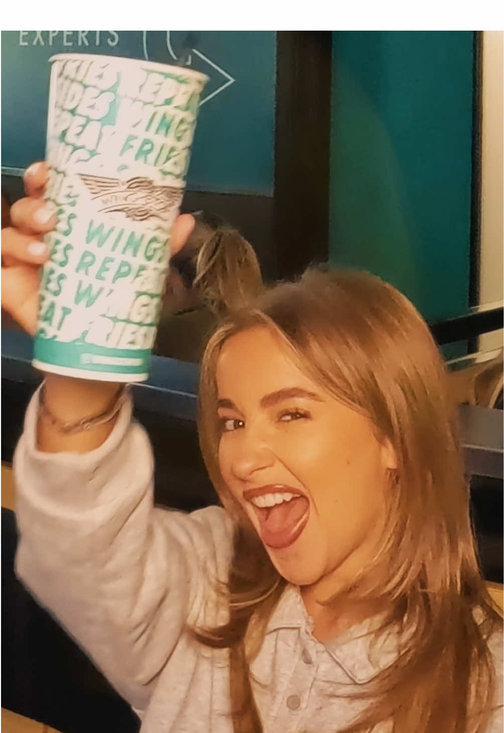 Liverpool got its second Wingstop and I had the pleasure of bringing the vibes again!🥳 @wingstopuk  @Wingstop  #Liverpool #Wingstop #DJLife #Food #UKDJ 