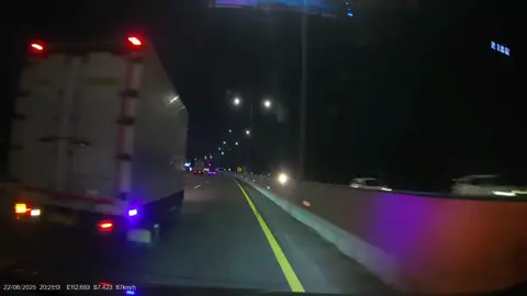 เสน่ห์ของรถ Sigra สีฟ้าบนถนนเก็บค่าผ่านทาง เครื่องยนต์ติดแล้ว!! #sigrabiru #fyp #foryoupage #carenthusiast #promomakan1010 