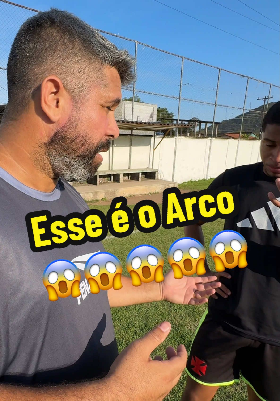 Treino de cruzamento com o lateral direito profissional do Madureira Esporte Clube Cauã Coutinho. #tiktokesportes #Soccer #ebook #ebook #futebolbrasileiro 
