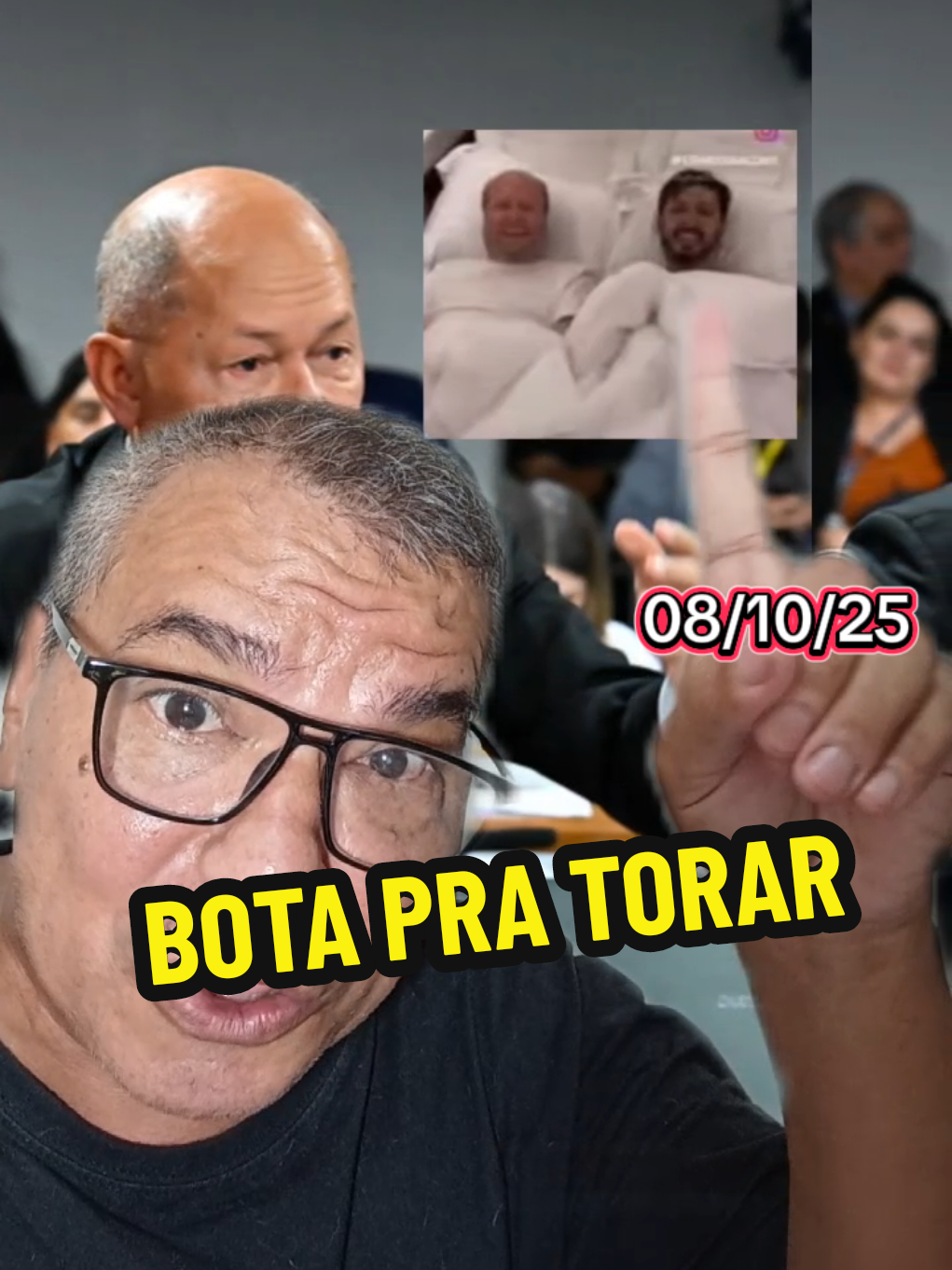 Deputado mostra vídeo constrangedor na CPMI 