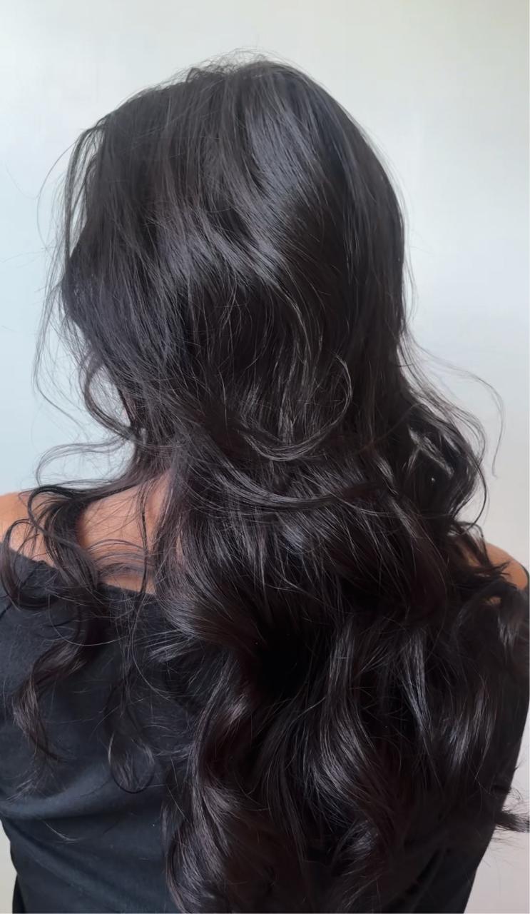Fall mood: warm drinks, rich brunettes, high shine 🤎🍂 Glossing with Super Gloss 5N Dark Brown for that rich brunette energy all 👏 season 👏 long 👏.