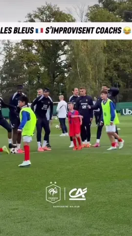 France natio Team with the Kids #kylianmbappé #mbappè #football #worldcup #france @Equipe de France 