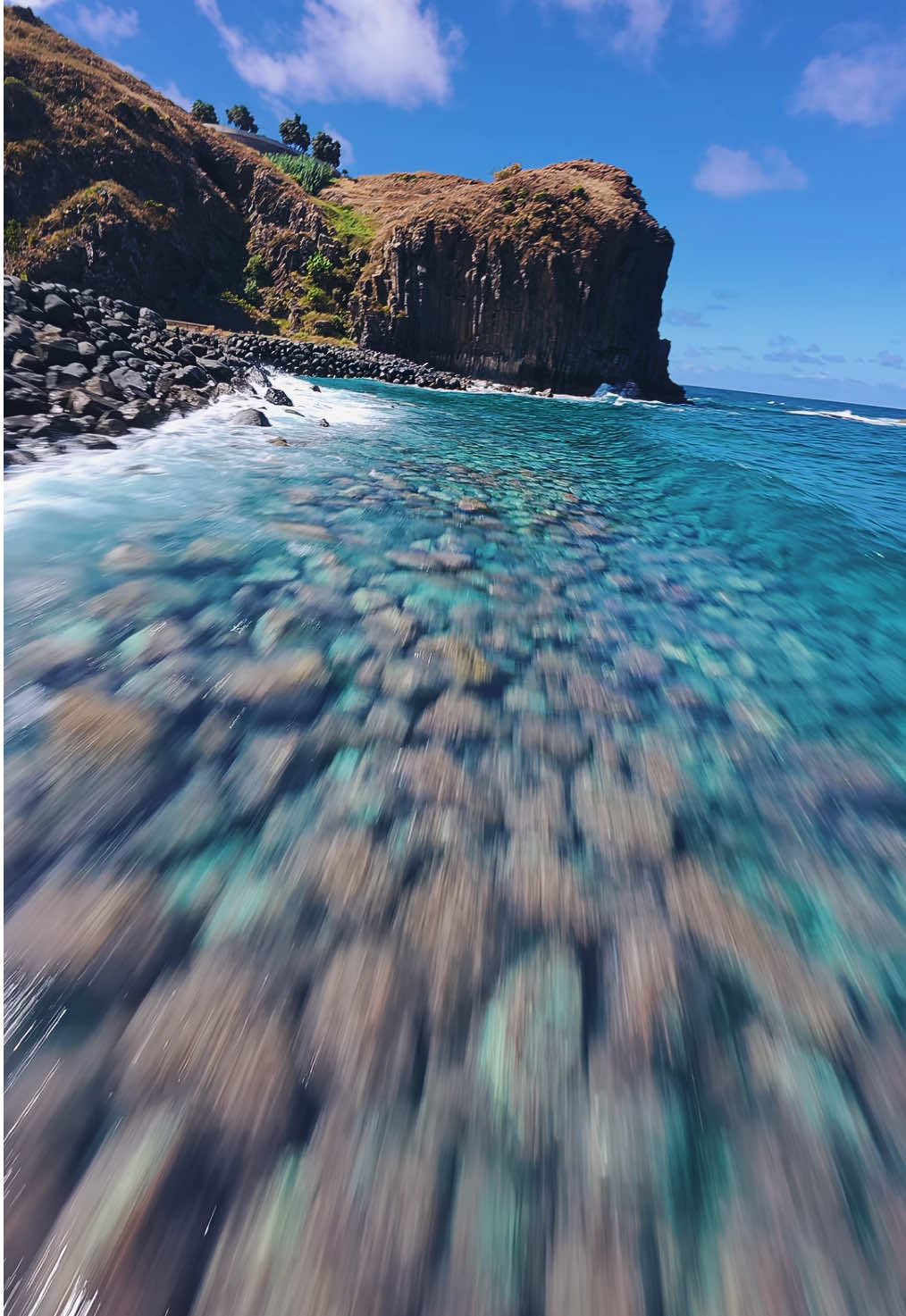 I found the perfect beach 🌊 #fpv #fpvdrone #madeira 