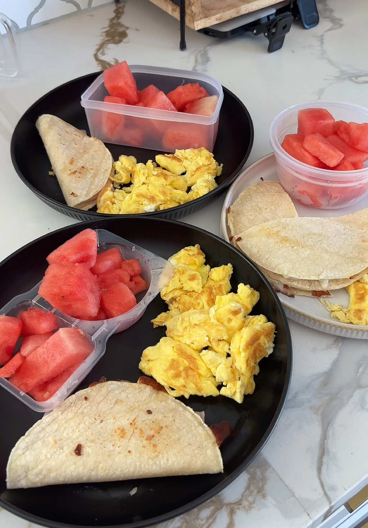 Breakfast for the kids #foryoupage #breakfast #breakfastforkids #kidsbreakfast #kidsbreakfastideas 