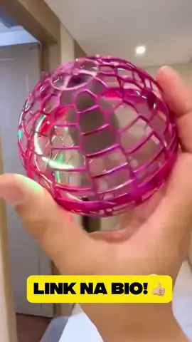 👉  Clica no link da bio 🔗 🎉 Bola Voadora com Luzes LED – O Brinquedo que Volta pra Você! ✨ Diversão garantida para crianças e adultos! Essa esfera voadora parece mágica: flutua, brilha e ainda volta como um bumerangue. 🔹 Destaques do produto: 1️⃣ Efeito Bumerangue: Jogue e veja a bola voltar direto pra você. 2️⃣ Luzes RGB Incríveis: Brilha no escuro como um mini OVNI 👽. 3️⃣ Leve e Segura: Ideal para crianças +6 anos e também adultos. 4️⃣ Portátil & Recarregável: Leve a diversão pra qualquer lugar! 5️⃣ Brinque Onde Quiser: Perfeito para dentro de casa ou ao ar livre. 🎁 Presente perfeito para festas, viagens ou simplesmente garantir boas risadas! 👉  Clica no link da bio 🔗 #binquedos #tiktokbrasil #criatividade #colorir #bola 
