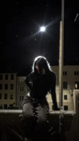 شتقتلك 🖤🤏🏻#تصاميم_هيلين👼🏻🤍 #fyp #fouryou #f #هيلوش🦋 