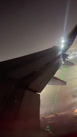 NIGHT TAKE OFF 🎆 Vistara AKA Air India leaving Delhi #nighttakeoff #nightflyer #nightflight #takeoff #a320neo 