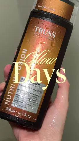 estos días así >>> ☕️ con mis esenciales de @Studio Beauty 🧖🏼‍♀️  @TRUSS Paraguay @APLB Global Official  #grwm #slowdays #haircareroutine #koreanskincare 