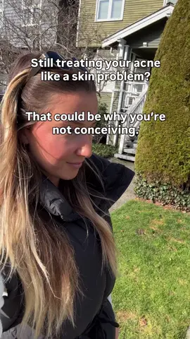 I know they seems like separate issues, but they’re not. Acne isn’t just cosmetic. It’s a SYMPTOM of a deeper imbalance. And that imbalance is having just as much of an impact on your fertility than your skin. 🚩🚩 🌹Acne = a symptom of androgen excess, insulin resistance, sluggish detox, estrogen imbalance.  😵‍💫Those same imbalances → poor egg quality, irregular ovulation, higher miscarriage risk. 🥲Your skin is your ✨loudspeaker✨ …if acne is on your face, inflammation is INSIDE too.  When we balance hormones + support detox pathways, the acne fades and ovulation returns!!!!  🥂🥂🥂✨✨THIS IS WHY why so many clients who come to me for acne end up leaving with a baby!!!! 💥💥💥💥 You’re not broken, nothing is WRONG, your body just needs a little help.  Book an application call to see if we’re the right fit to work together. 