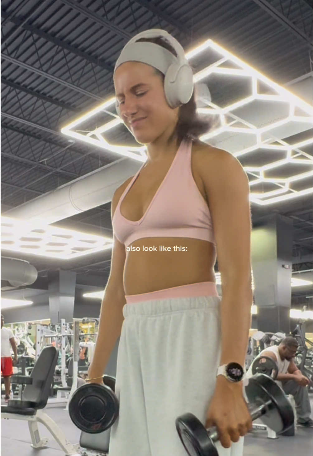 little reality check🤗 lighting and angles are EVERYTHING. don’t compare yourself to what you see online, it usually isn’t the full picture🤍 wearing @VELOCITY code CPIERS✨ #gymgirl #GymTok #realitycheck #realbody 