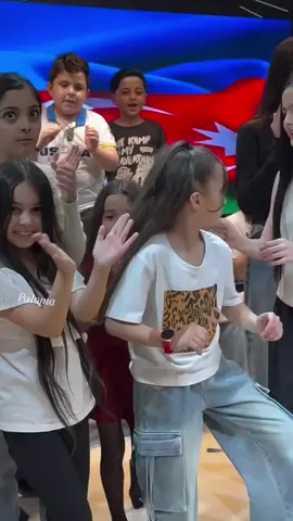 و دي اجمل رقصة انا احبها كمية لذاذة جميلة 