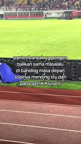 si patrik cuman bisa senyam senyum doang #timnasindonesia #shintaeyong 