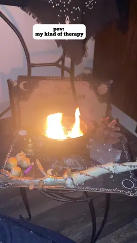 #witchcrafttiktok #hekatedaughter #witchesoftiktok #grounding #naturewitchtok 