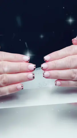 💅 Version chic & tendance : Un nude parfait, une touche sauvage… 🐆✨ La french revisité façon léopard pour un look élégant mais audacieux 💖 Prête à oser le détail qui fait toute la différence ? 📩 Réserve ta séance dès maintenant et sublime tes mains ! #OnglesDeRêve #ManucureChic #NailArtFrance #NudeLéopard #FrenchRevisitée 