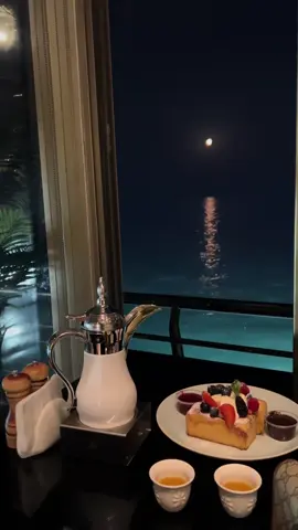 احلا قهوه على البحر مع قماري 