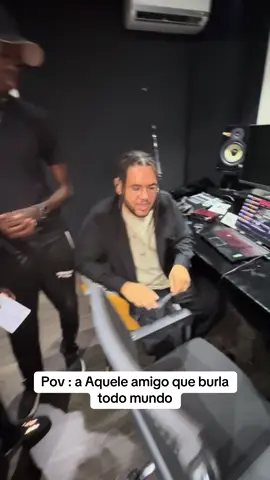 Aquele amigo burlador @Zemmabi Delixo 