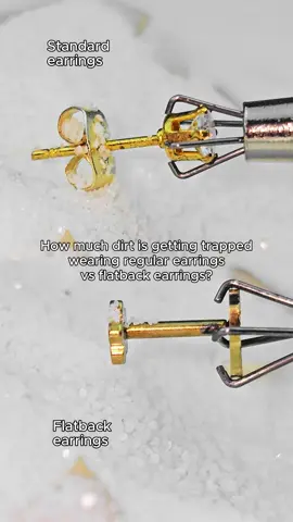 regular earrings vs flatback earrings 😨 #earrings #flatbackearrings #fyp #piercingtok #earpiercing #piercingjewelry #piercings #titaniumjewelry #helixpiercing #cartilagepiercing 