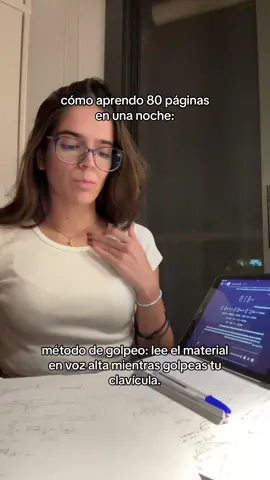 así es como estudio a altas horas de la noche🥲🥲 #studytok #studymotivation #study #studyhacks #student 