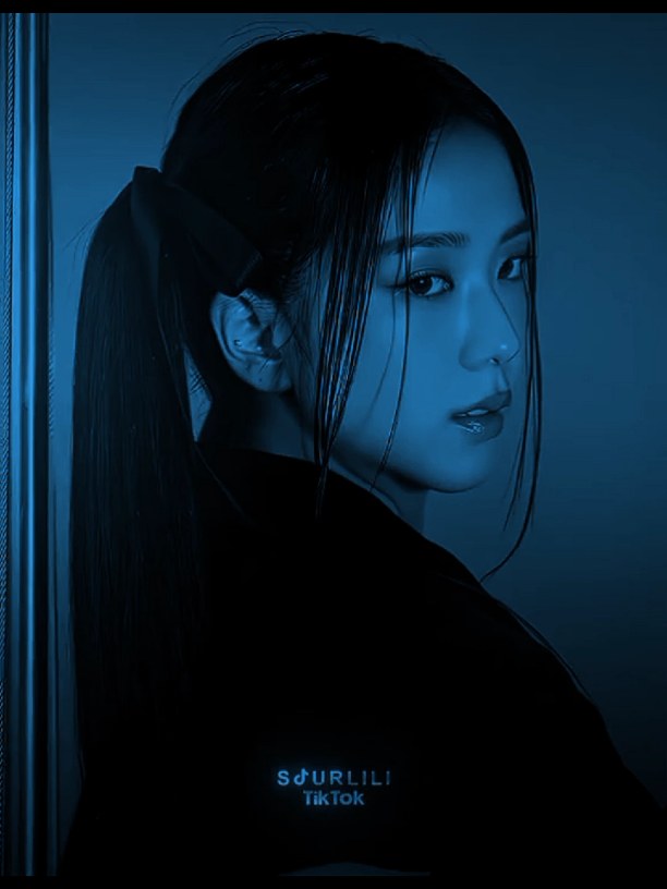 #viraltiktok #jisoo #foryoupage #فولو  #عالم_الفيك  تصاميم فخمه جيسو♕♕