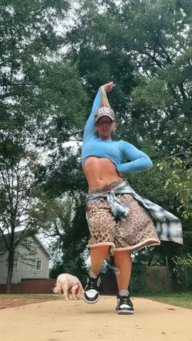 mannnn I saw @therealjordangrace & @Jillian Lovins doing this & I was like aww that’s cute, and somehow my version turned into a dripping sweat working that I’m gonna be sore af from lol 