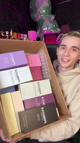 Reviewing the portal parfums body sprays!! #portalsparfums #melaniemartinez #crybaby #crybabyperfume 