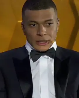 mbappe parler de Ronaldinho et Neymar jr #viraltiktok #brazzaville🇨🇬 #camerountiktok🇨🇲 #video 